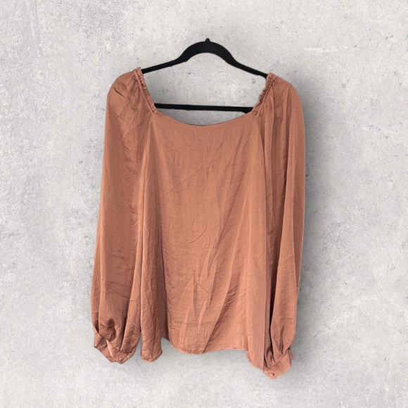 Reitmans Rock & Shine Champagne Satin Blouse Size XL - Picture 2 of 4